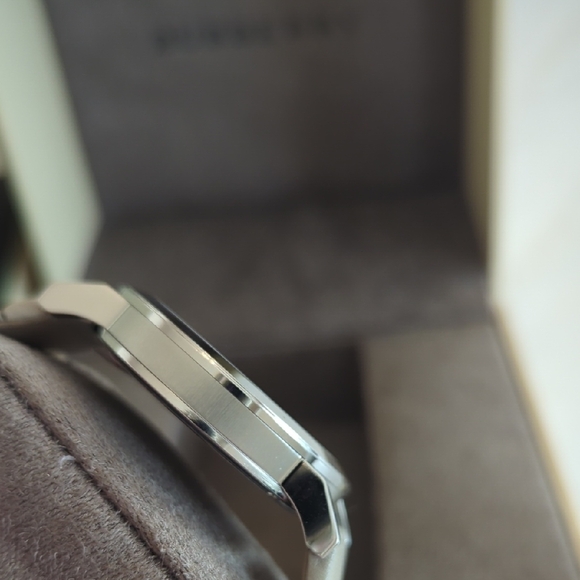 Burberry Beige Watch - Picture 9 of 10